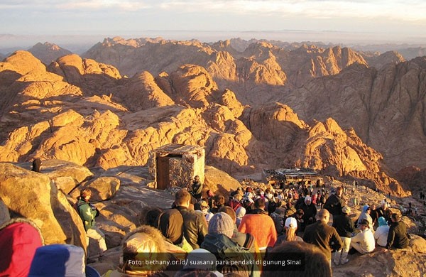 Kisah Gunung Sinai dan 10 Perintah Allah